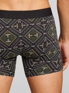 El Pack 2 Boxers Levi’s con estampado geométrico y otro liso en negro, con nueva cinturilla estilo retro Levi Strauss es puro Levi’s vibes.
