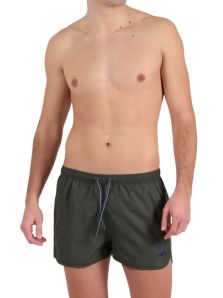 Dale un giro fresco a tu look de playa con el bañador Lois Rocky en verde.