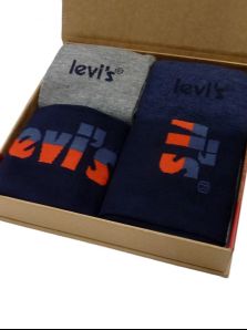 Regalo cajita con 4 pares de calcetines Levis