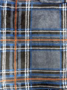 Compra la bata cruzada Massana, ligera y sofisticada, el regalo ideal para él.