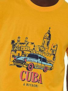 Añade un toque de color a tu descanso con este pijama Muydemi en amarillo con estampado de Cuba