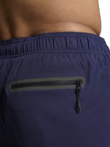 Compra ya bañador bermuda azul marino Puma, estilo atemporal.