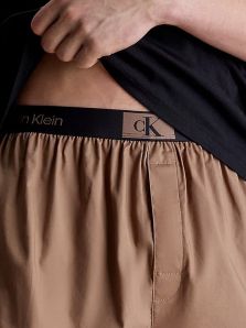 Pijamas juveniles de Calvin Klein: moda juvenil relajada