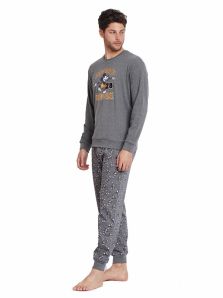 Pijama con un toque retro para noches inolvidables