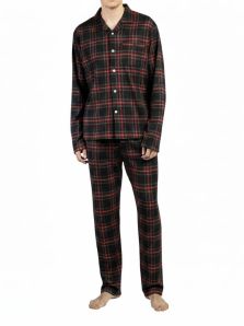 Si quieres sorprender con un regalo útil y de calidad, elige Pijama Giulio y no mires atrás.