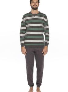 Un pijama Guasch atemporal y confortable que combina abrigo y distinción.