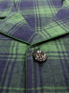 Guasch combina confort y tradición en este pijama de viyela para caballero.