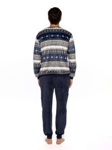 Disfruta la suavidad del pijama Guasch, ideal para el invierno.