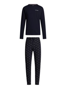 Pijama Tommy Hilfiger juvenil atemporal para estar por casa