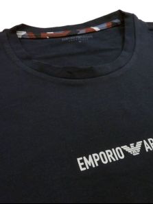 Pijama Emporio Armani, la elección del hombre moderno.