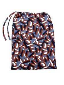 Para los que buscan descanso con estilo: Pijama Emporio Armani, la suavidad del algodón en su máxima expresión.