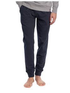 Punto Blanco Pijama hombre, perfecto para noches frías.