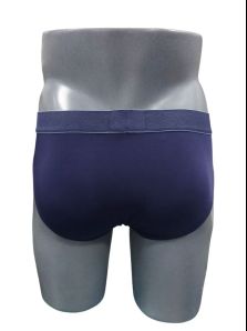 Slip azul Emporio Armani perfecto para un look moderno y juvenil