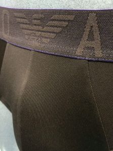 Slip marrón chocolate Emporio Armani ajuste perfecto y cinturilla a juego