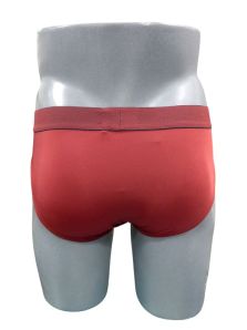 Slip rojo Emporio Armani ajuste cómodo y cinturilla a juego