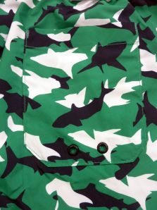 Moda en bañadores juveniles de Tommy Hilfiger mod. Shark