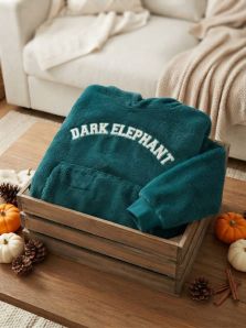 Batamanta oversize Dark Elephant azul turquesa, una idea de regalo práctico y calentito para hombre y mujer.