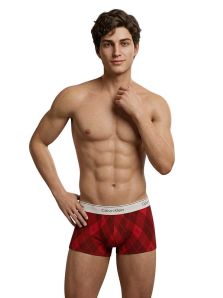 Bóxer Calvin Klein rojo de algodón, un regalo perfecto para hombre.