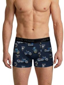 Boxer John Frank Moto con estampado de motos americanas tipo custom sobre fondo azul marino presentado en modelo para hombre