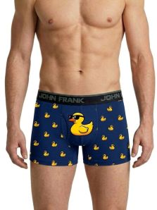 Bóxer azul marino marca John Frank con divertido estampado de patos amarillos con gafas de sol.