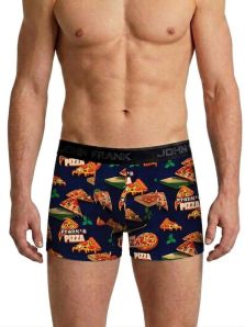 Boxer John Frank Pizza con estampado de porciones de pizza presentado en modelo para hombre