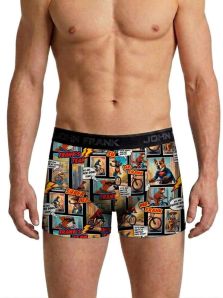 Boxer John Frank Super Dog con estampado estilo comic presentado en modelo para hombre