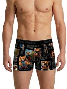 Boxer John Frank Traveller con estampado de osito de peluche viajero presentado en modelo para hombre