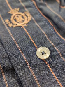 Calzoncillo holgado Guasch para hombre con estampado de rayas rojas estrechas y fondo azul