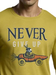 Camiseta Muydemi juvenil con estampado en el pecho: Never Give Up 