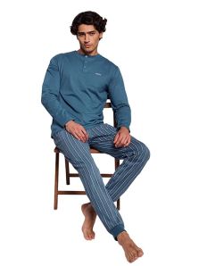  Modelo con pijama Muydemi de algodón azul turquesa, un diseño clásico ideal para regalar.