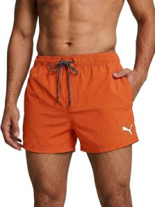 Detalle lateral de bañador Puma naranja con cordón ajustable y tejido ligero