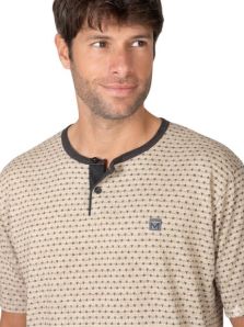 detalle tapeta con botones en camiseta pijama hombre Massana
