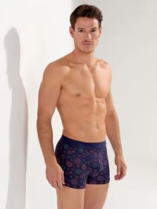 Compra boxers HOM en azul marino con diseño exclusivo de fuegos.