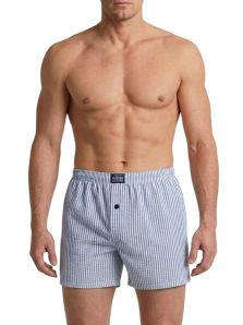 Maniquí con bóxer Jan Men de tela elástica en color azul celeste con cuadros jacquard  4. Calzoncillo suelto marino titulo.jpg  boxer-jan-men-azul-marino-jaquard.jpg  Título  Bóxer Jan Men Azul Marino Jacquard  Etiqueta ALT  Bóxer Jan Men de tela en azul 