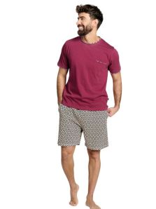 conjunto pijama corto hombre Muydemi granate con camiseta y pantalón estampado