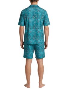 Hombre con pijama corto de verano en lyocell verde agua I AM Impetus prenda fresca y transpirable