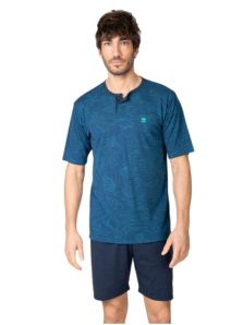 Hombre con pijama Massana azul cómodo y fresco ideal para verano