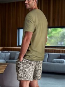 Conjunto de pijama Janira Green Nature con diseño natural