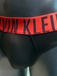 Power Red Slip Calvin Klein, negro