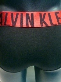 Power Red Slip Calvin Klein, negro